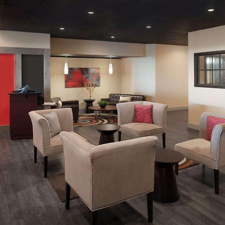 Hotel Ramada By Wyndham Uniontown Esterno foto