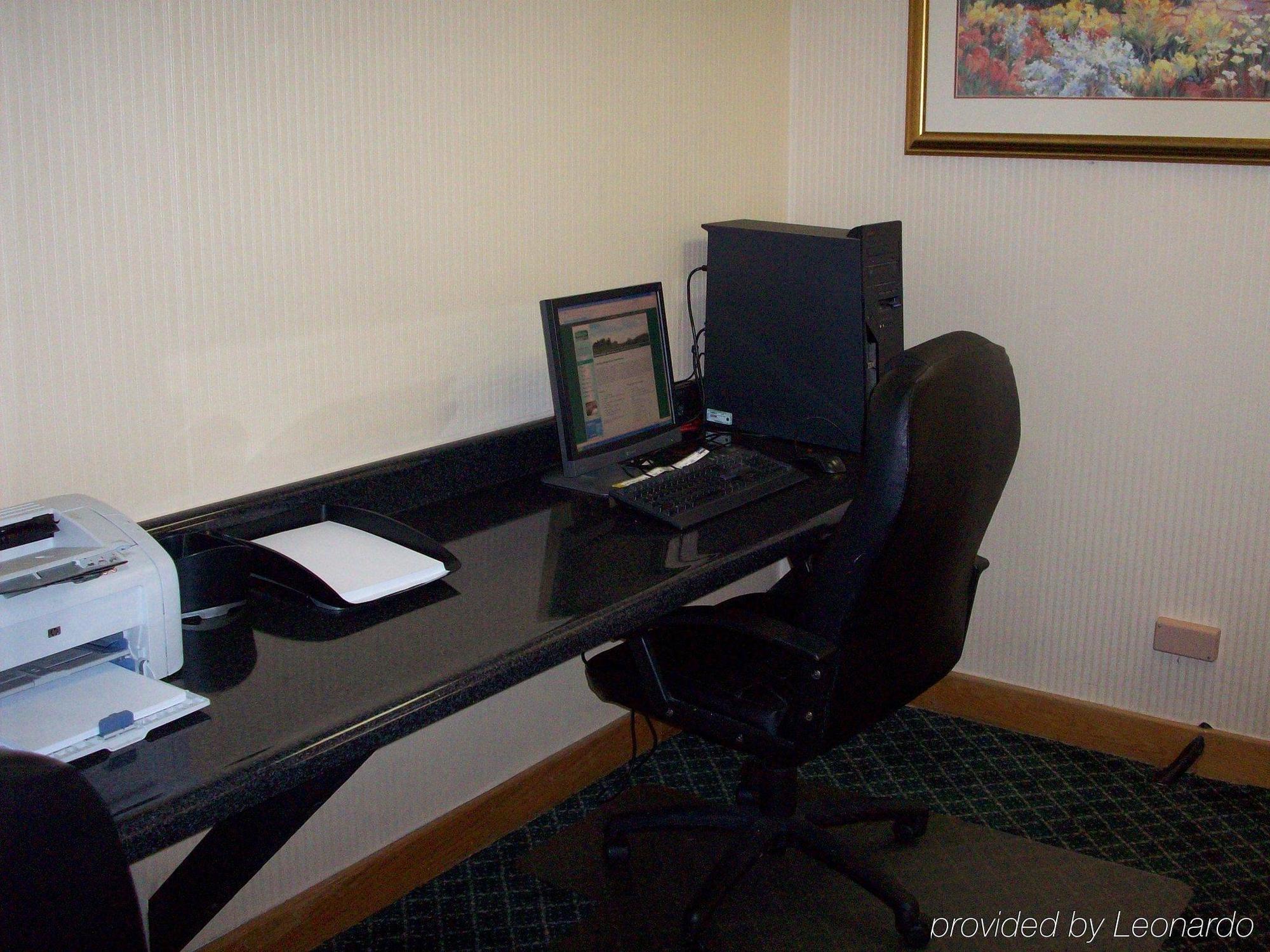 Hotel Ramada By Wyndham Uniontown Servizi foto
