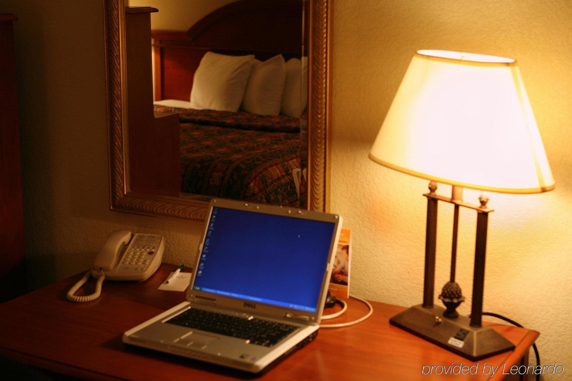 Hotel Ramada By Wyndham Uniontown Camera foto