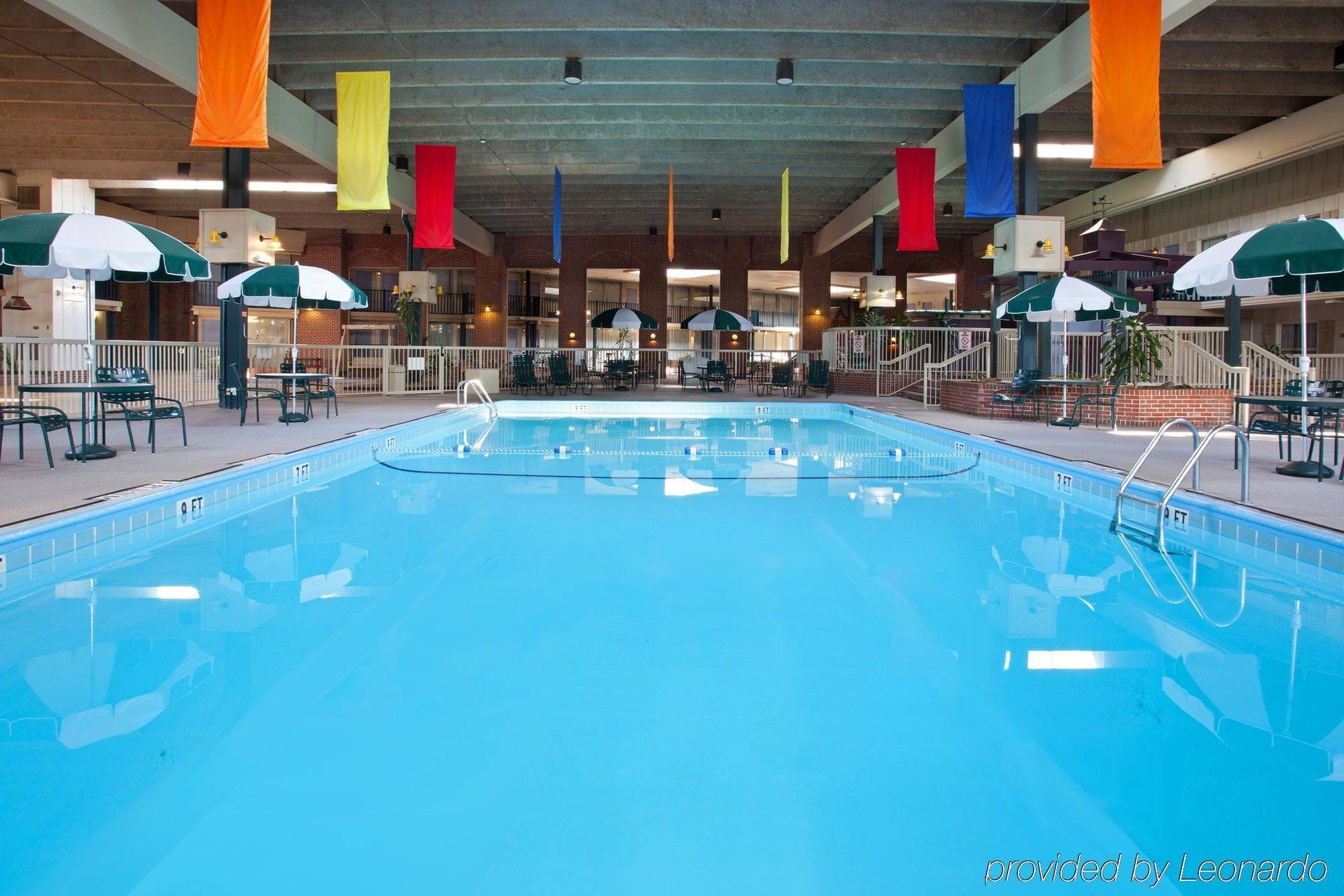 Hotel Ramada By Wyndham Uniontown Servizi foto