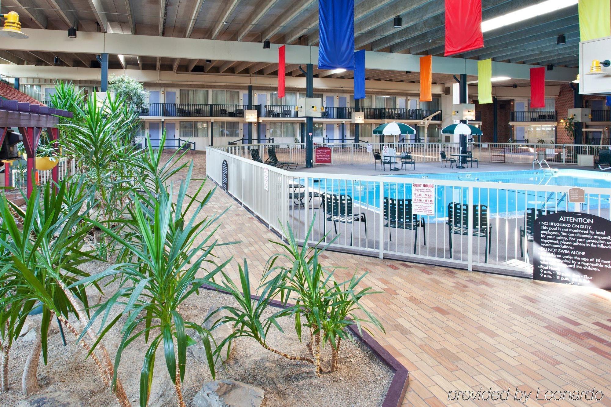 Hotel Ramada By Wyndham Uniontown Servizi foto