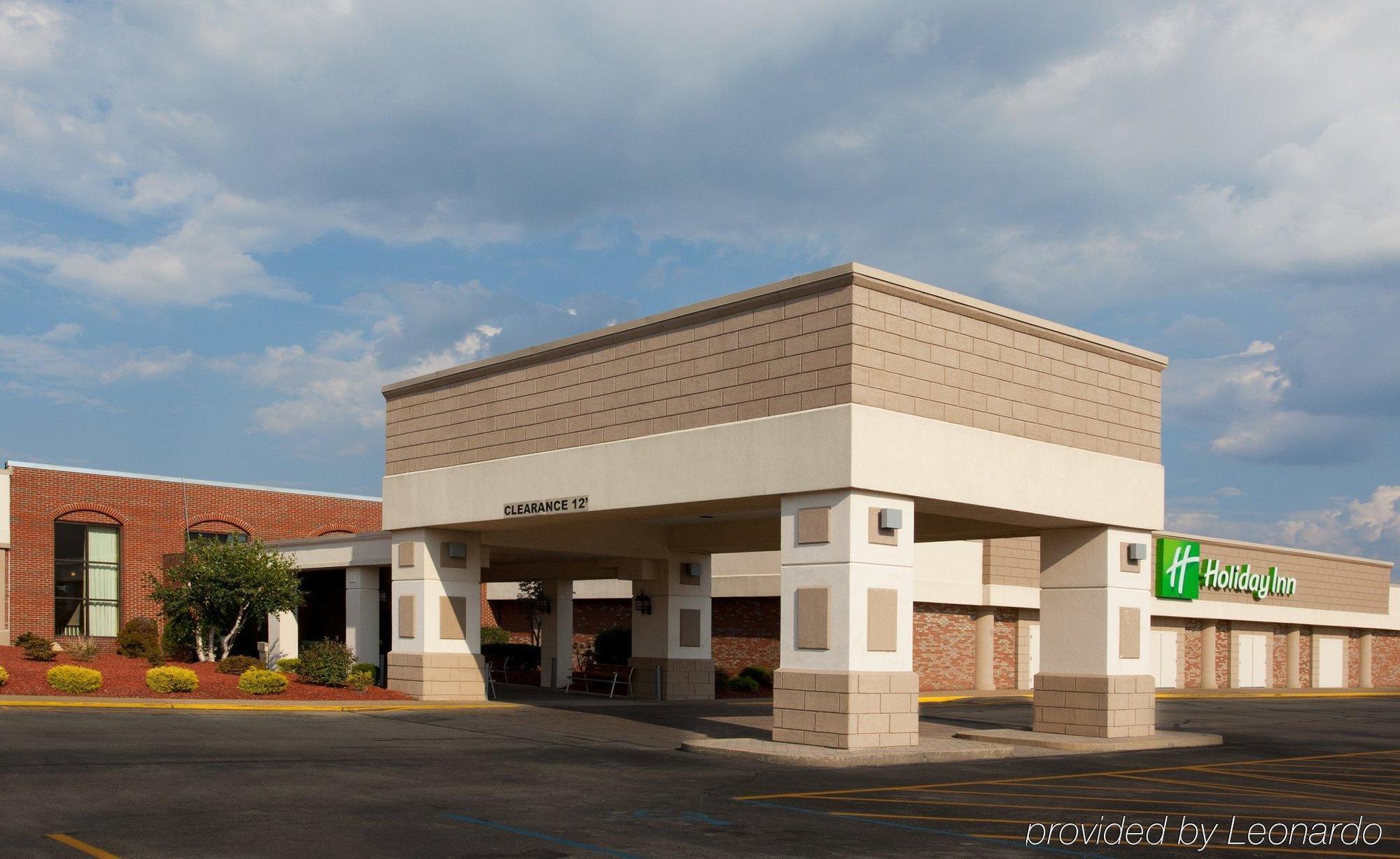 Hotel Ramada By Wyndham Uniontown Esterno foto