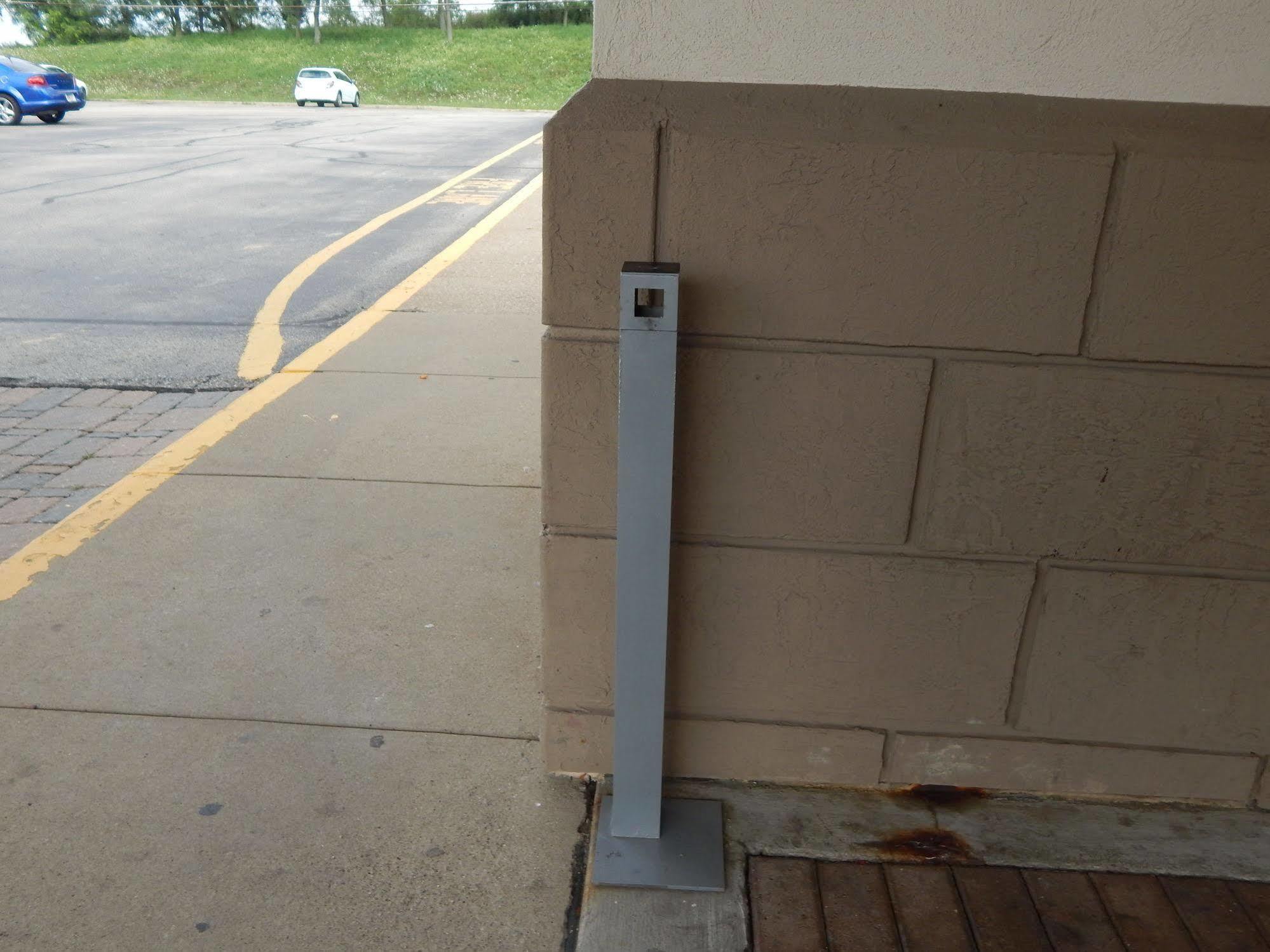 Hotel Ramada By Wyndham Uniontown Esterno foto