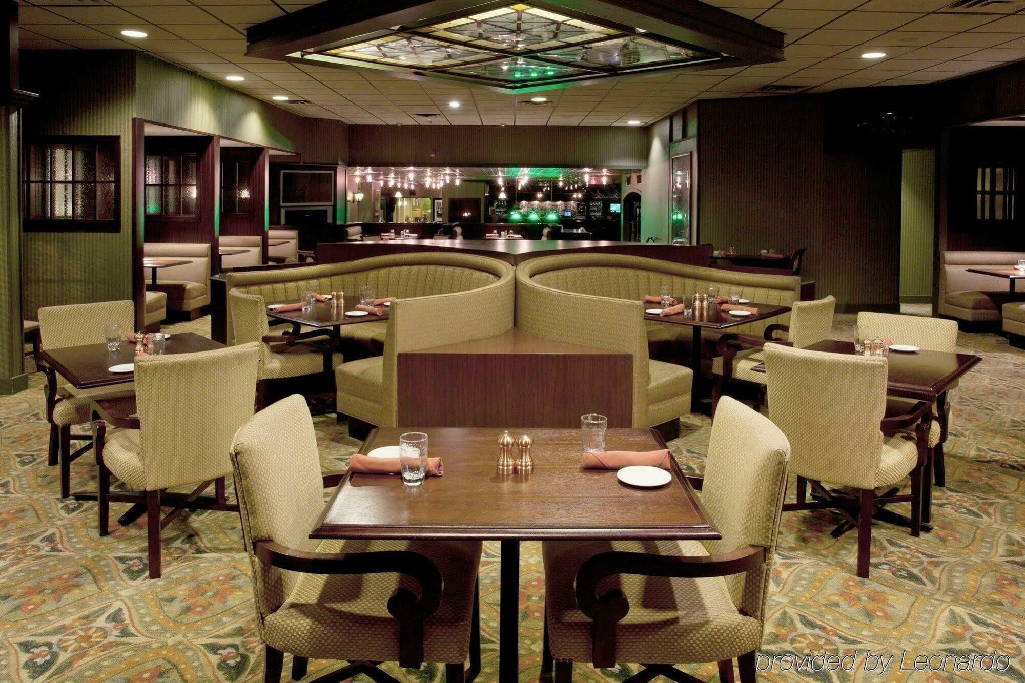 Hotel Ramada By Wyndham Uniontown Esterno foto